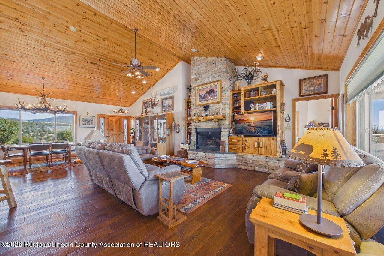 185 Fort Lone Tree Road