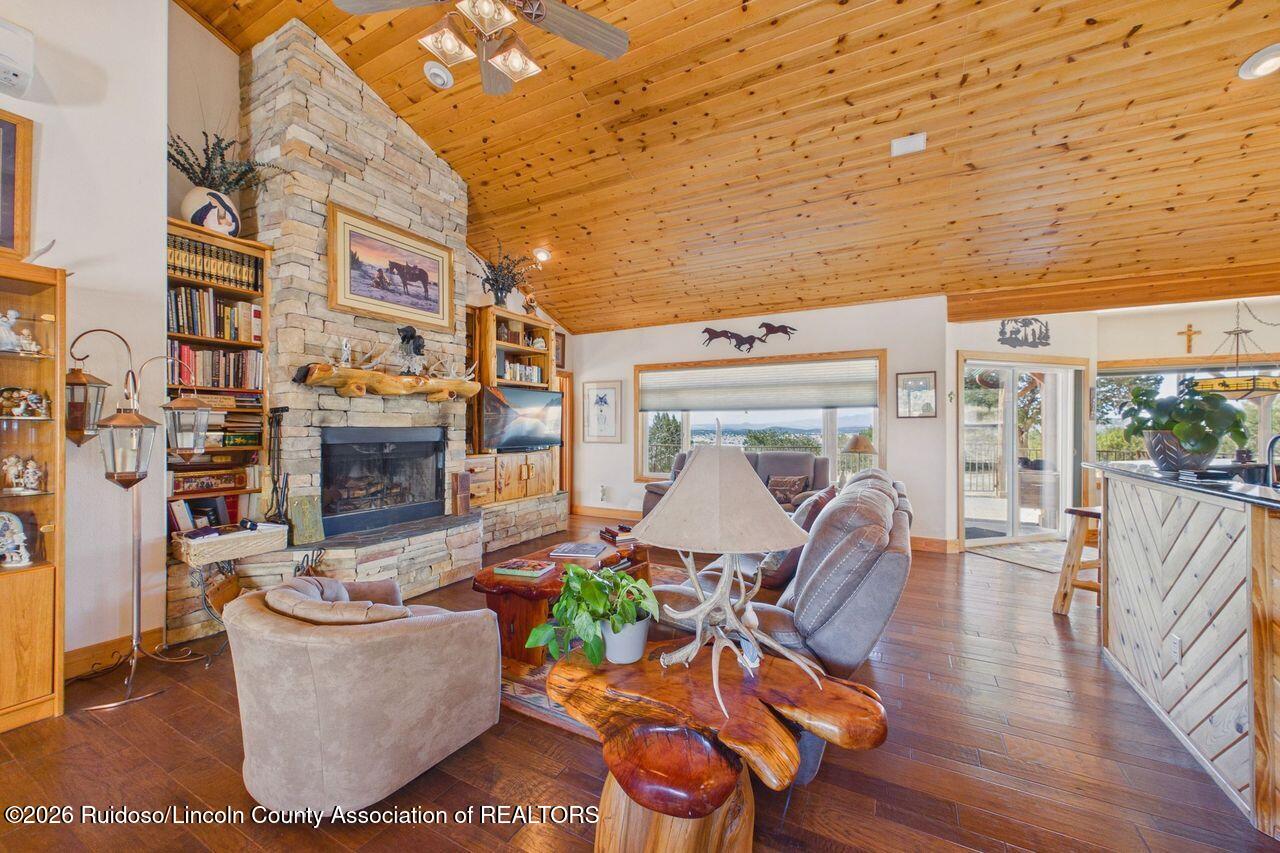 185 Fort Lone Tree Road