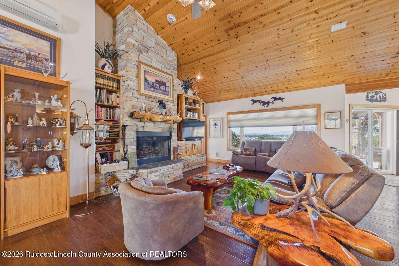 185 Fort Lone Tree Road