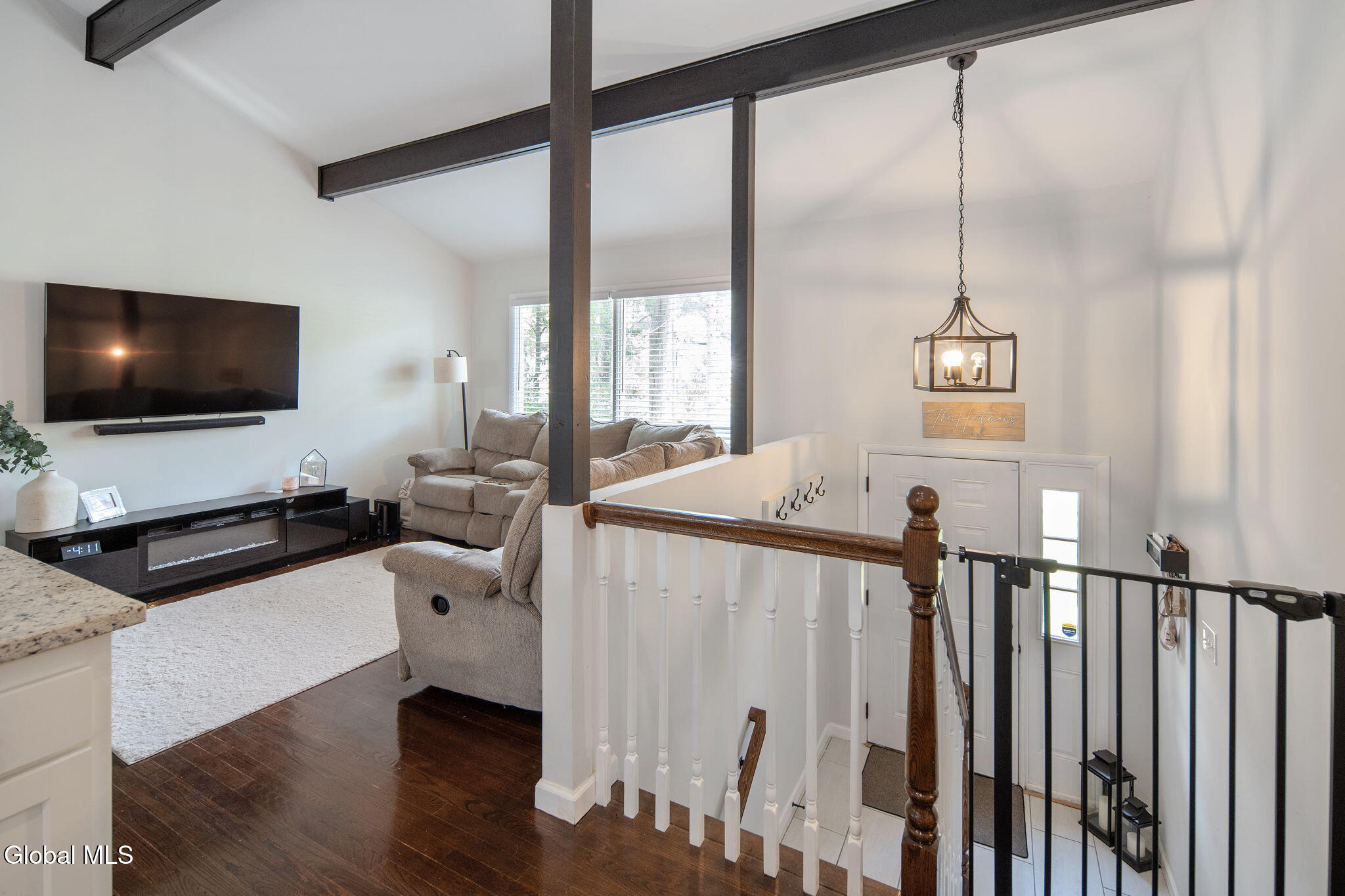 8 Dorsman Drive