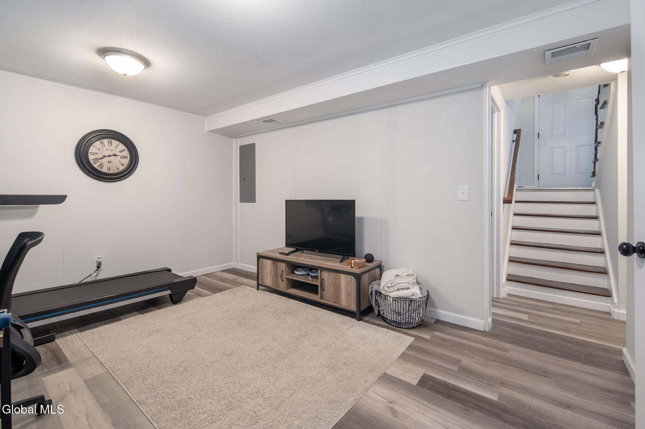 8 Dorsman Drive