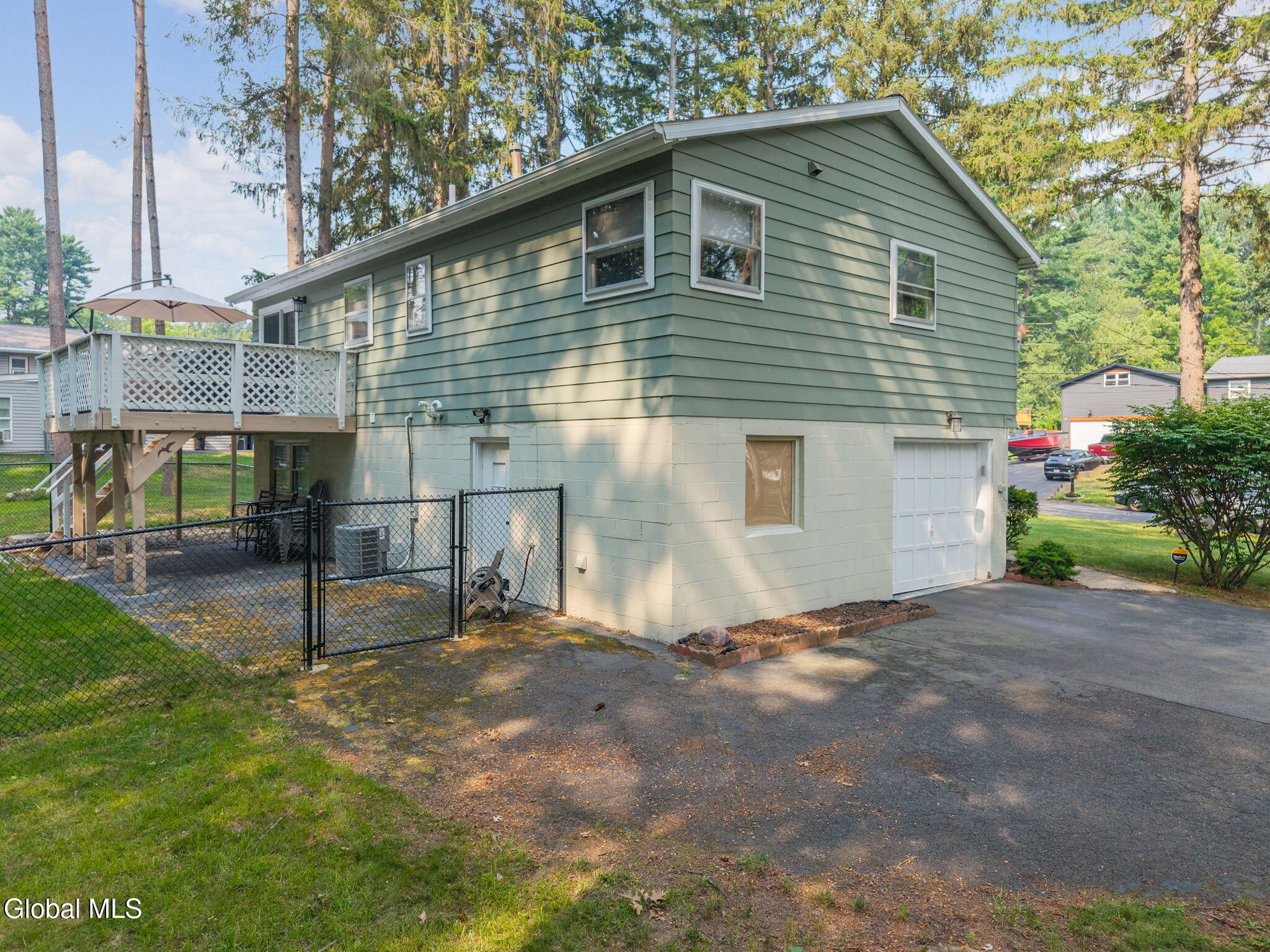 8 Dorsman Drive