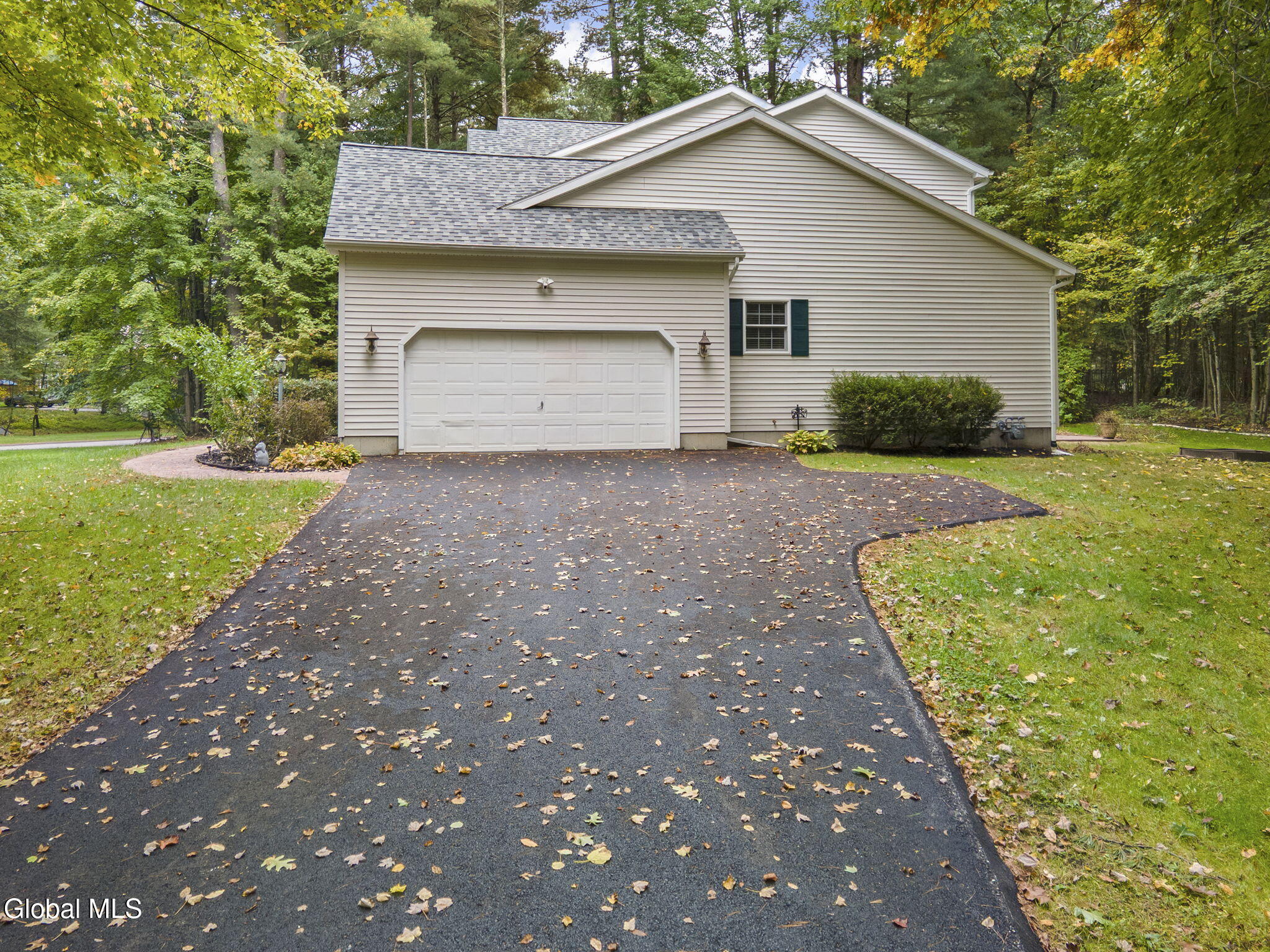2 Huntington Court
