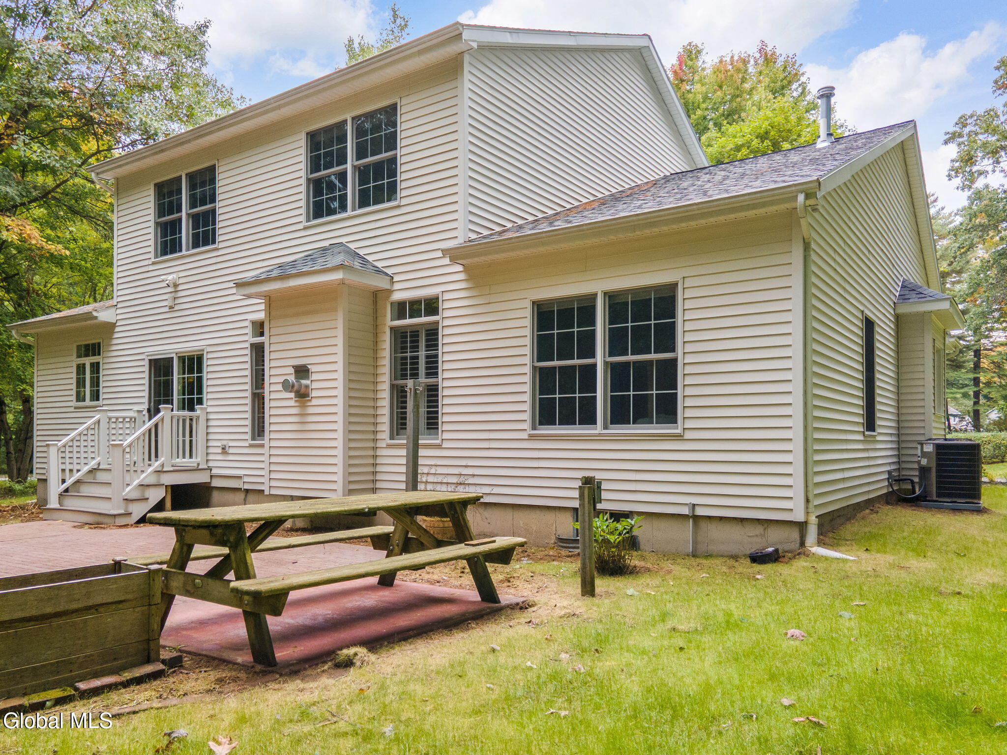 2 Huntington Court