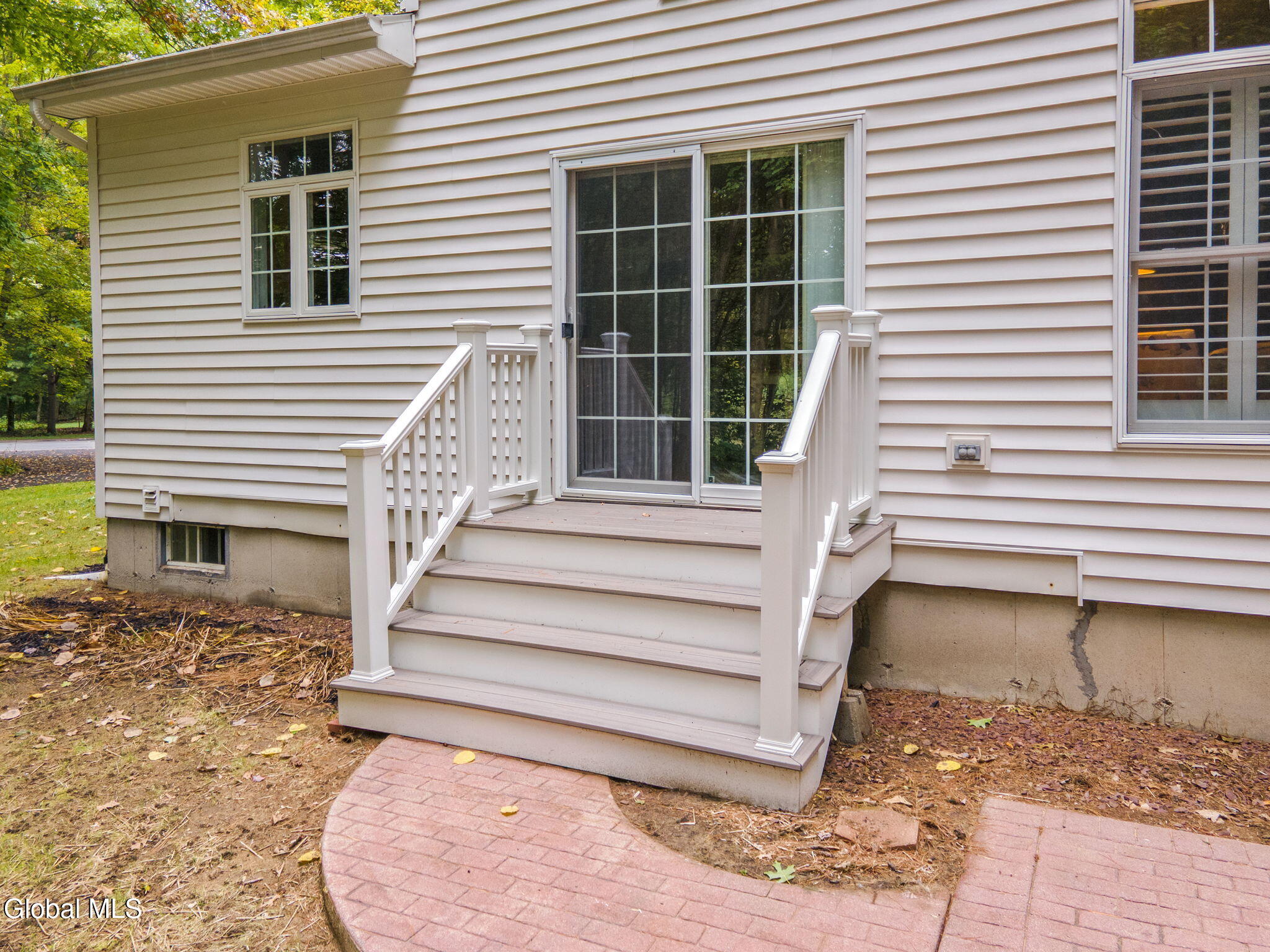 2 Huntington Court