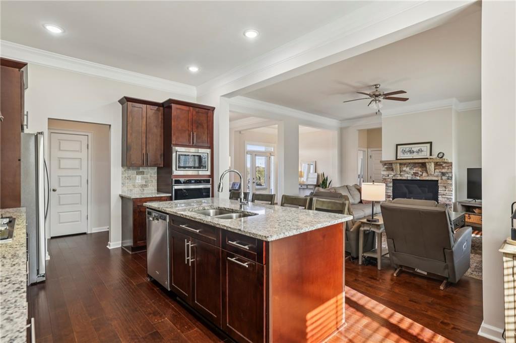 3427 Dockside Shores Drive