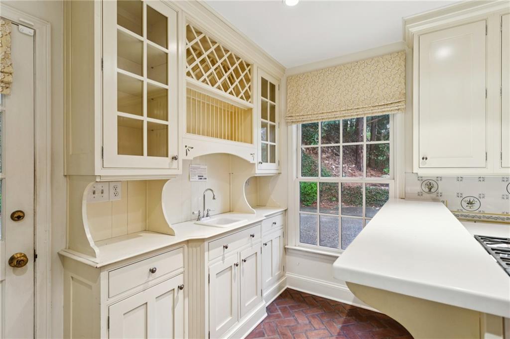 3647 Cloudland Drive NW