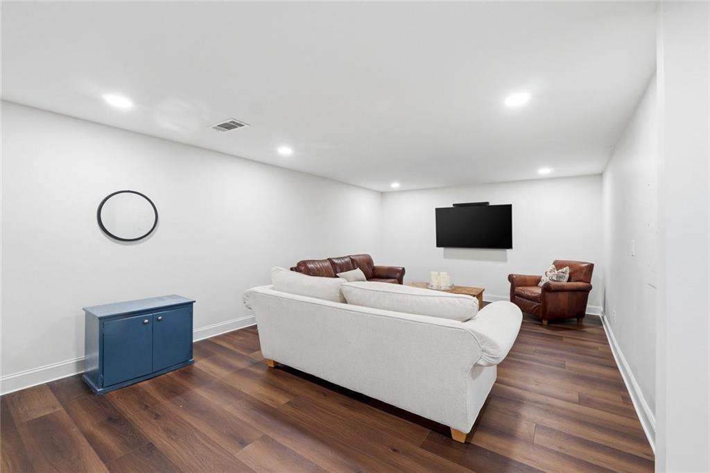 1095 Laurian Park Drive