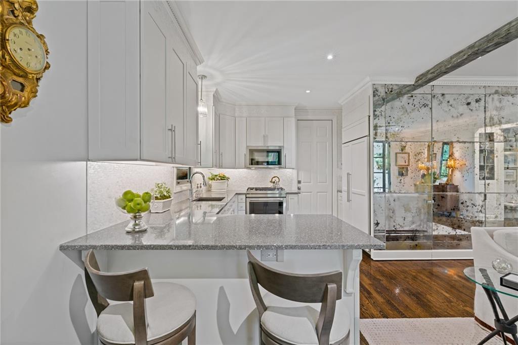 20 Pointe Terrace SE