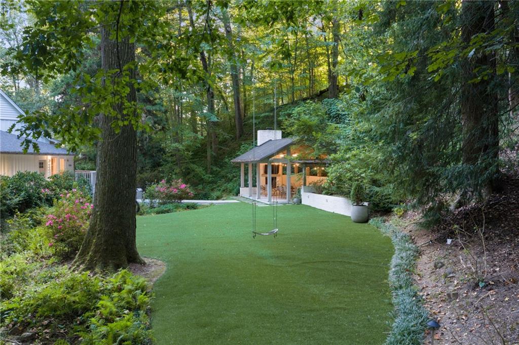 695 W Conway Drive