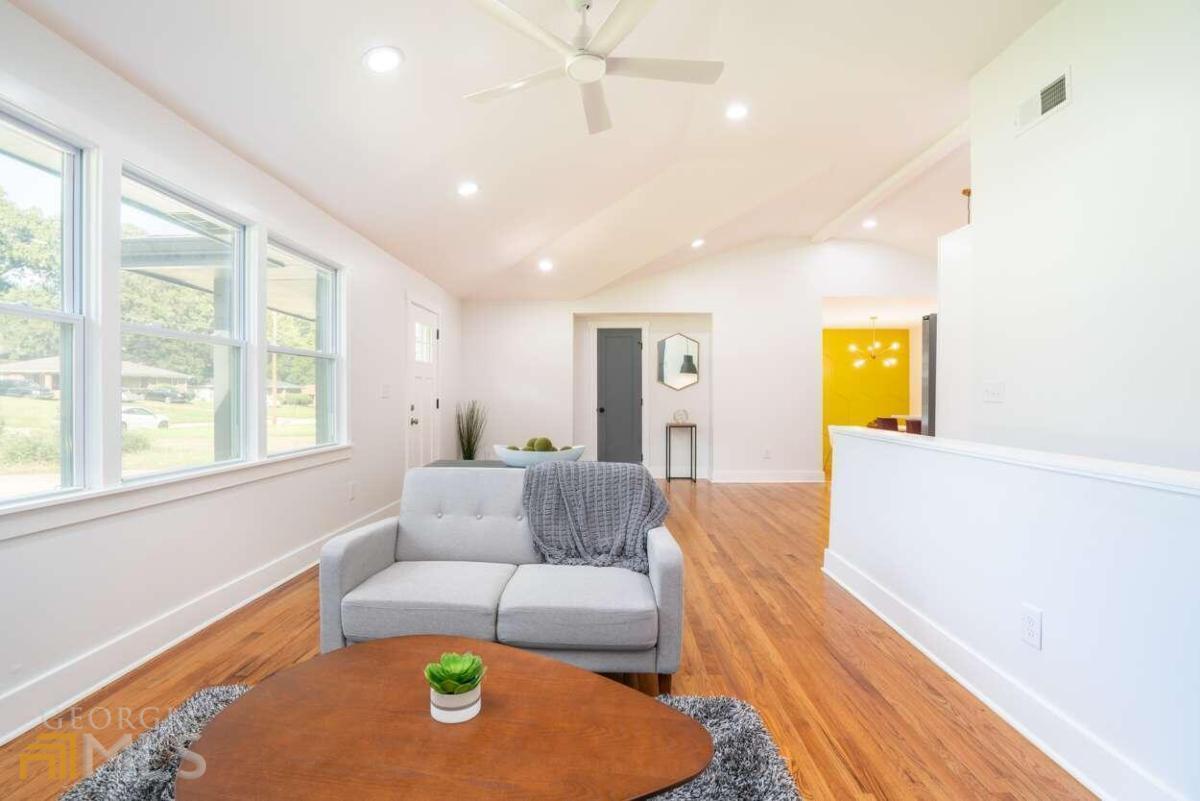 2658 Miriam Lane