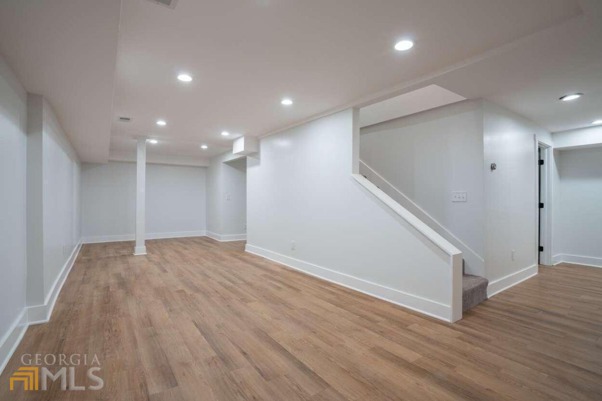 2658 Miriam Lane