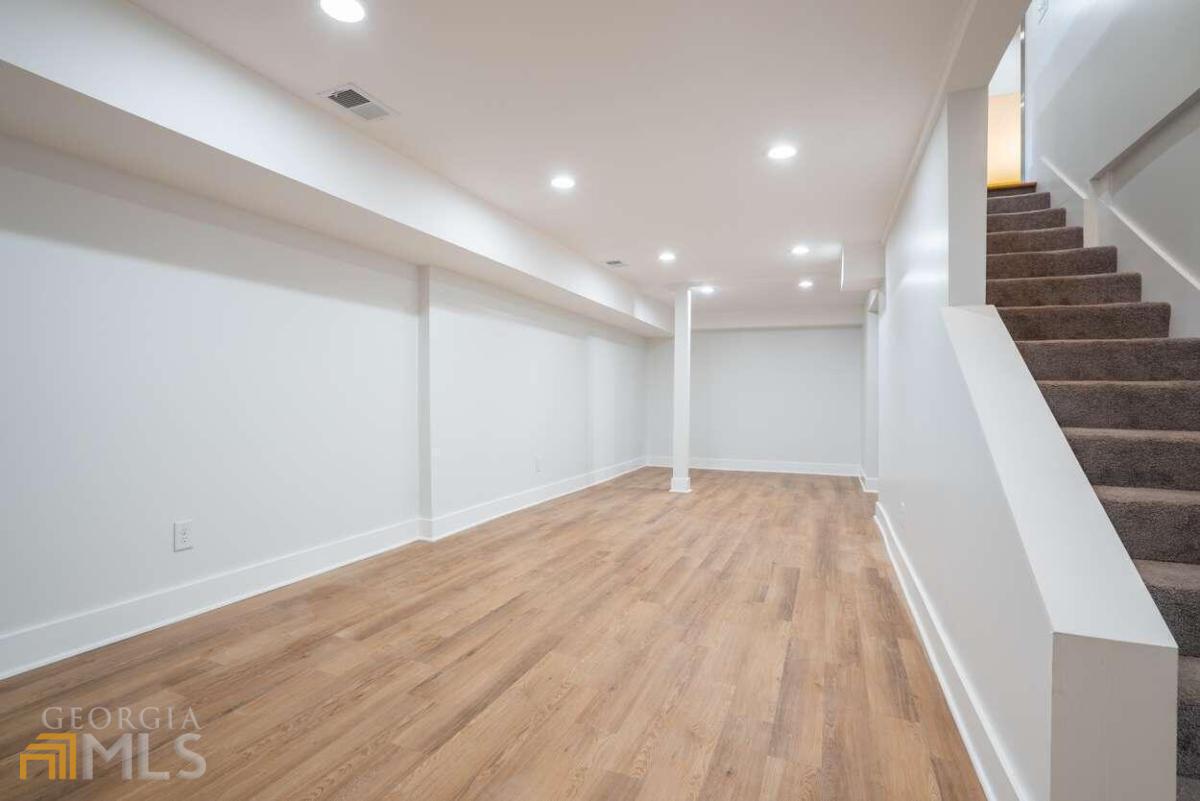 2658 Miriam Lane