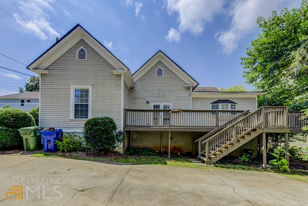 737 Woodson Street SE