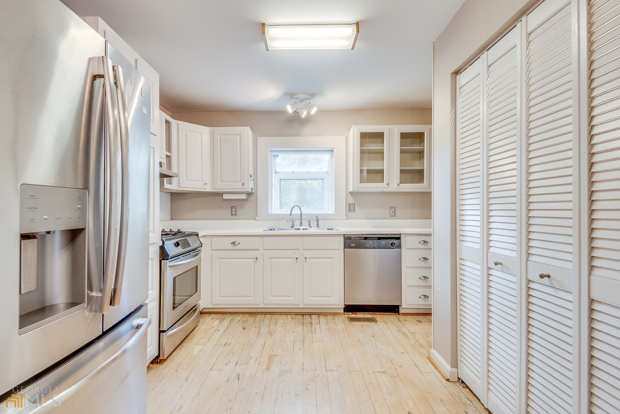 3012 Surrey Lane