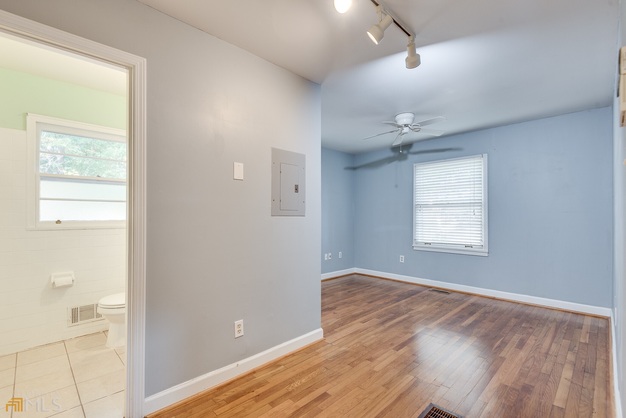 3012 Surrey Lane