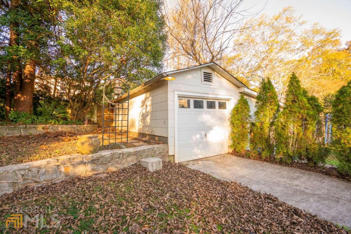 512 Hardendorf Avenue NE