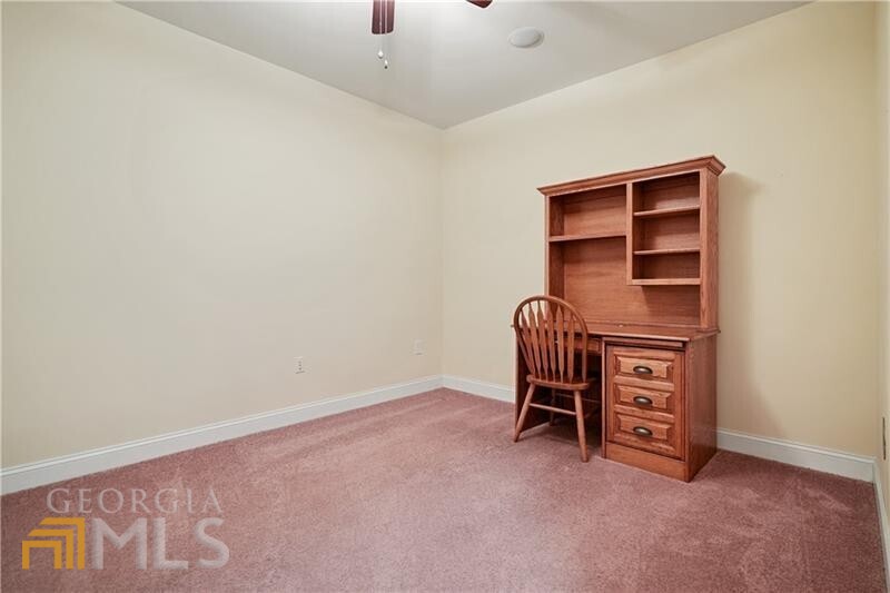 264 Carlyle Park Drive NE