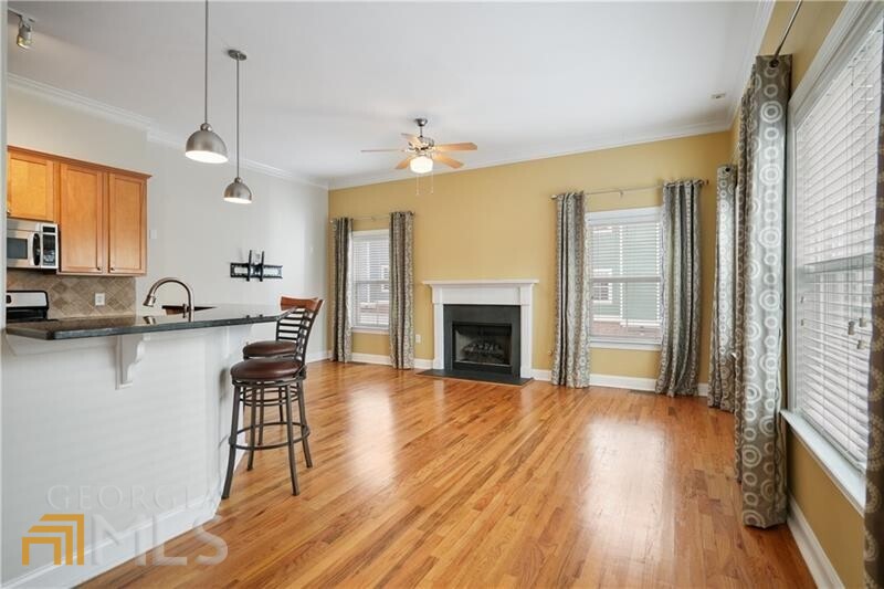 264 Carlyle Park Drive NE