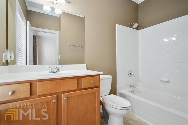 264 Carlyle Park Drive NE