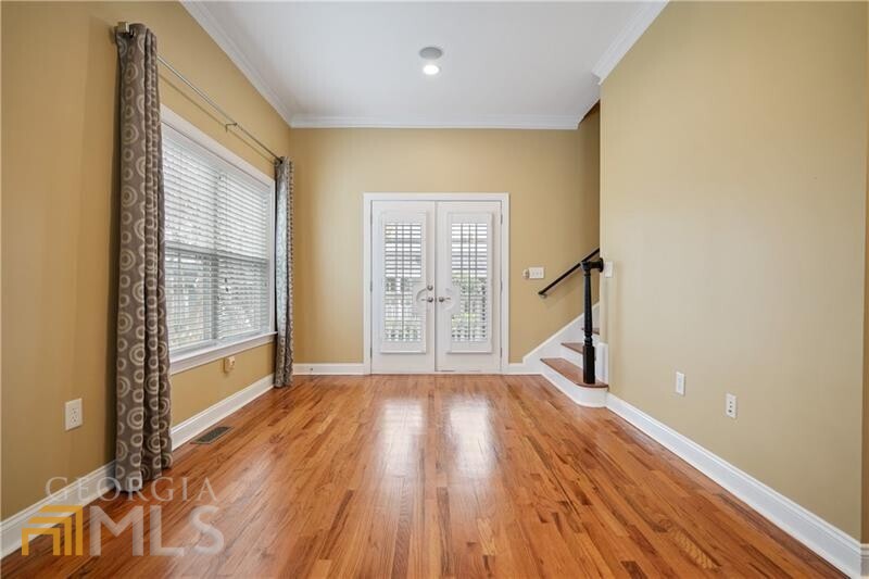 264 Carlyle Park Drive NE