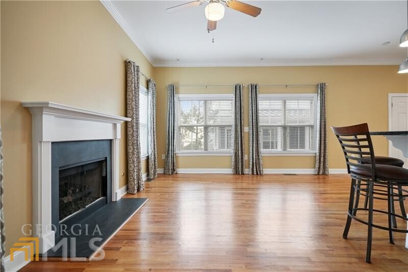 264 Carlyle Park Drive NE