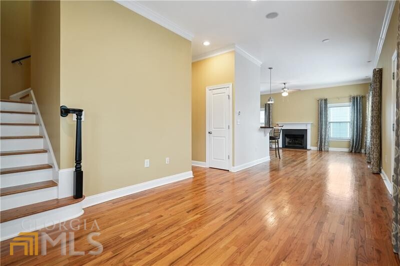 264 Carlyle Park Drive NE