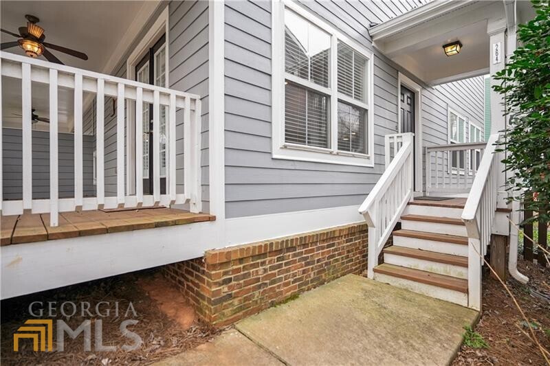 264 Carlyle Park Drive NE