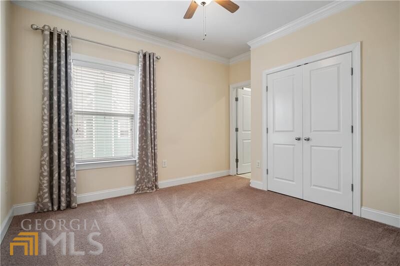 264 Carlyle Park Drive NE