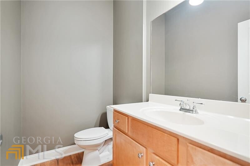 264 Carlyle Park Drive NE