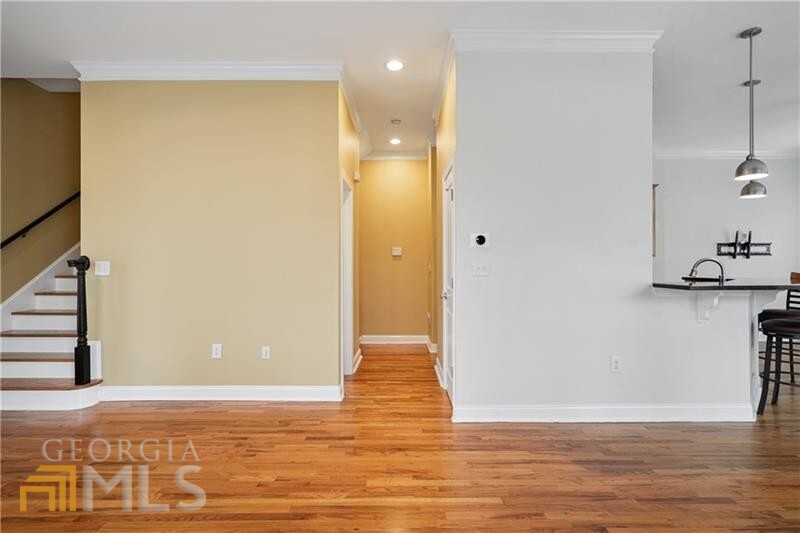 264 Carlyle Park Drive NE