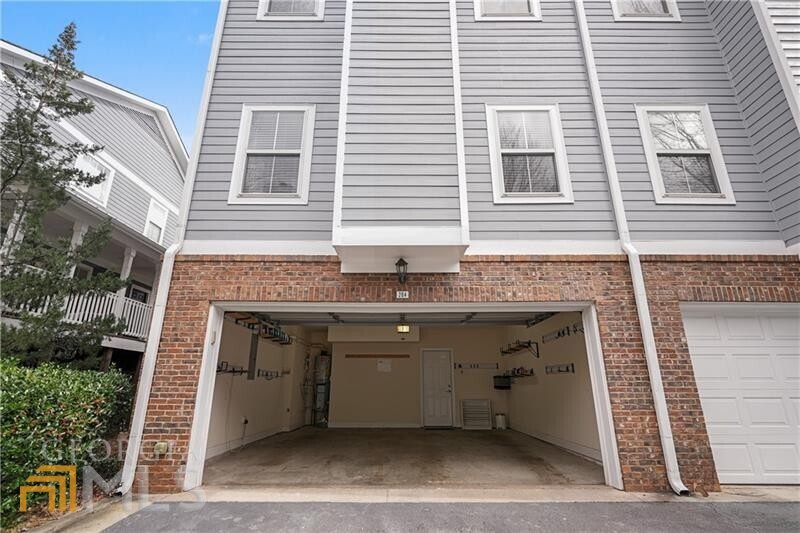 264 Carlyle Park Drive NE