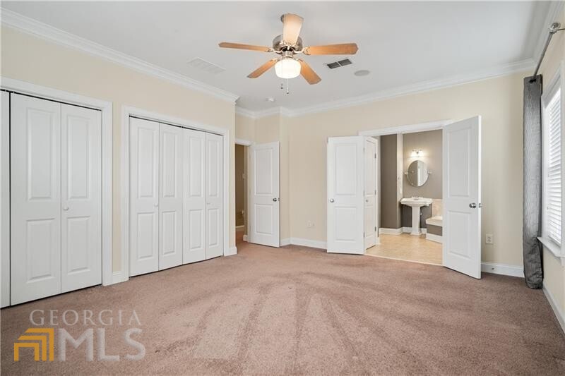 264 Carlyle Park Drive NE