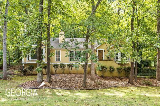 2526 Zachary Woods Drive NW