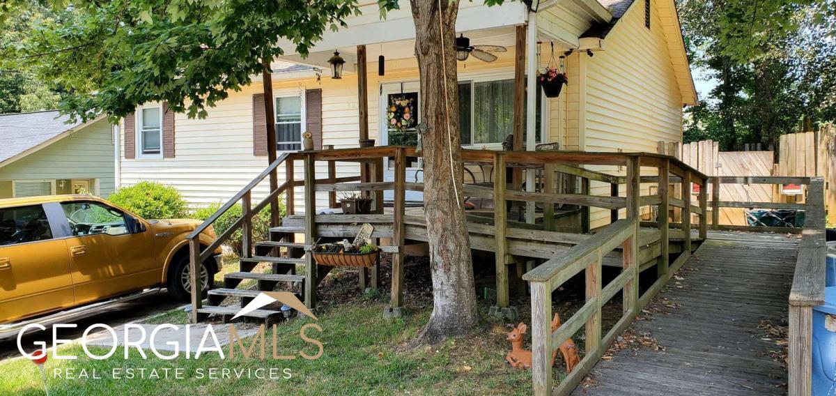 3036 Pebblebrook Drive