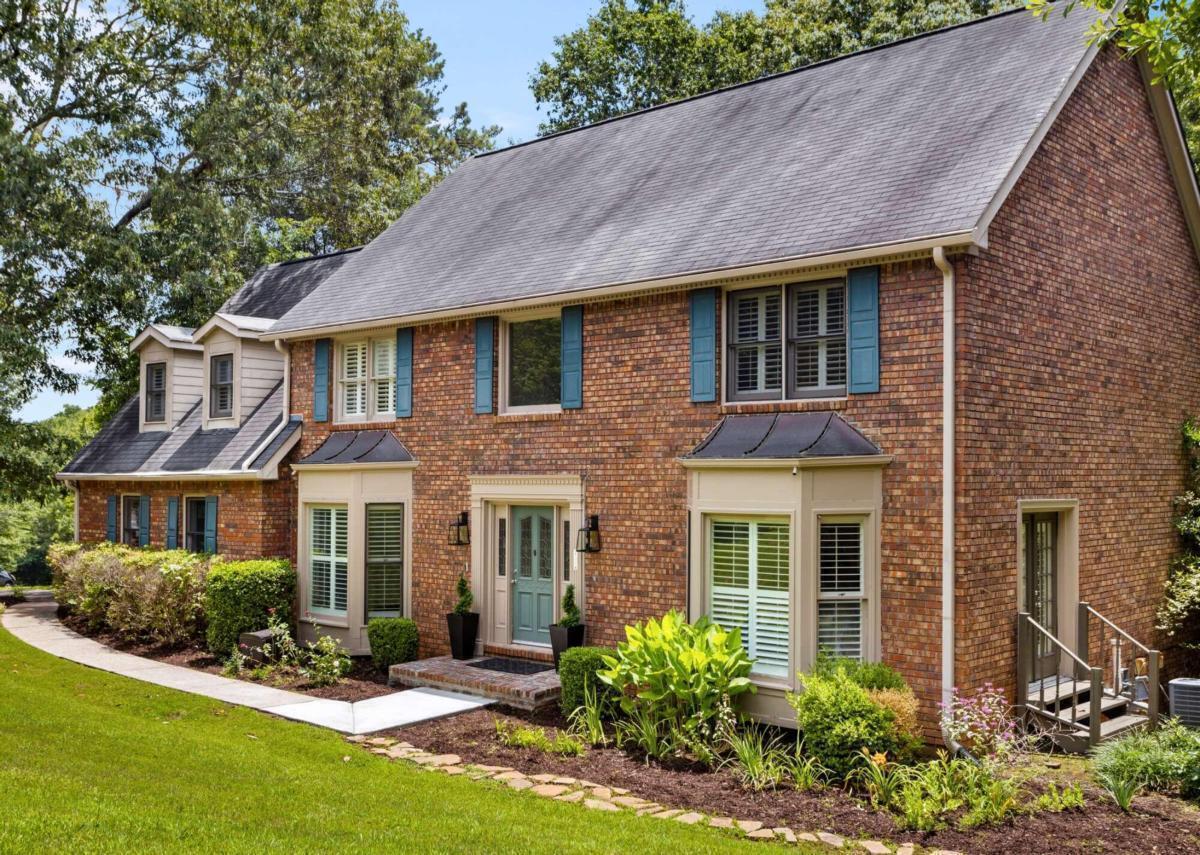 1860 Cedar Cliff Drive SE