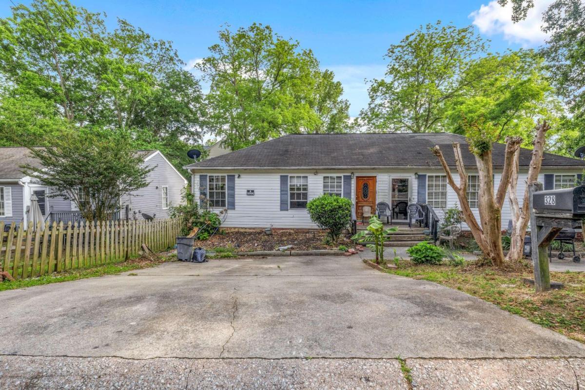 328 Roosevelt Circle NE