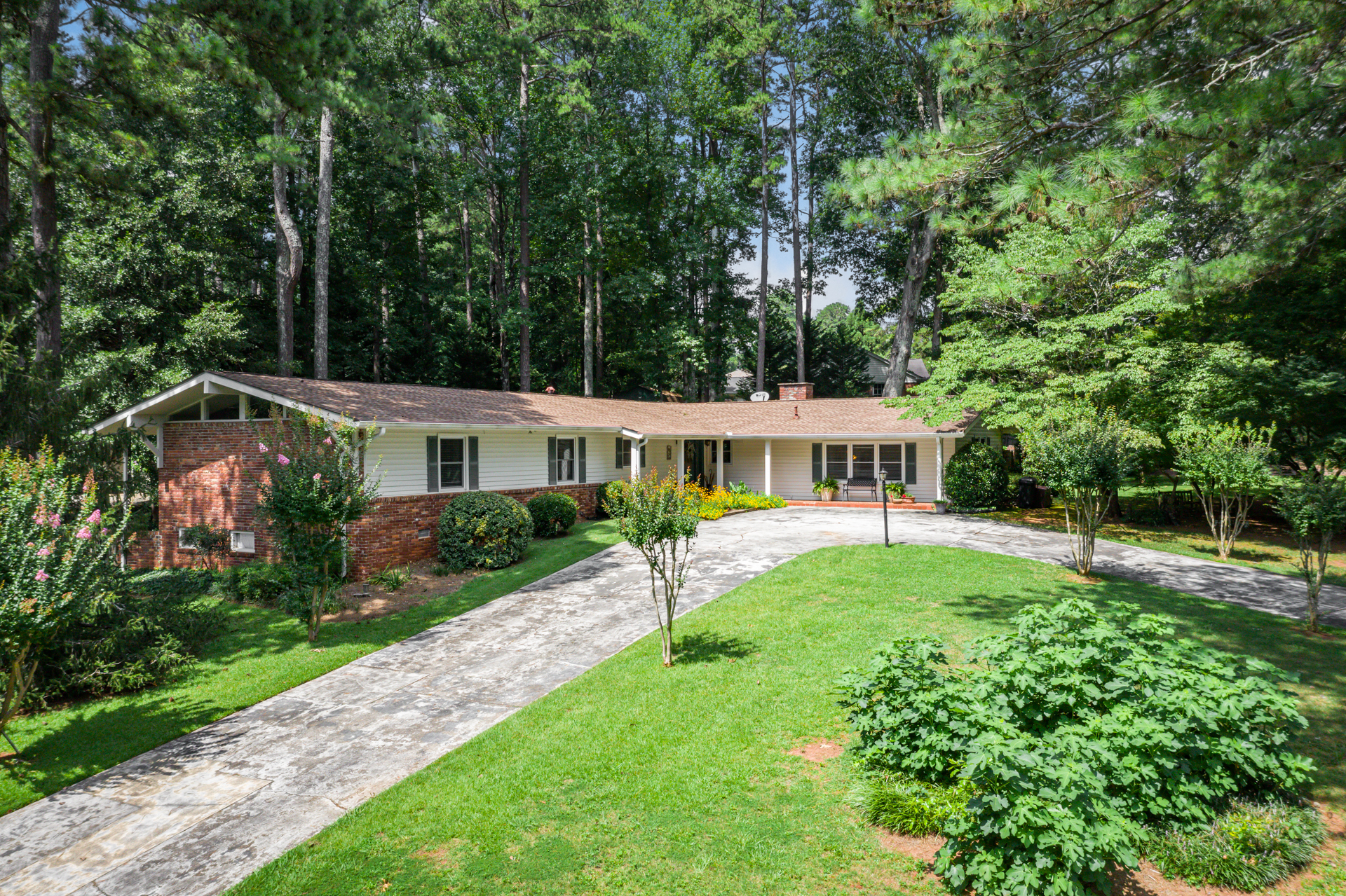 2962 Majestic Circle