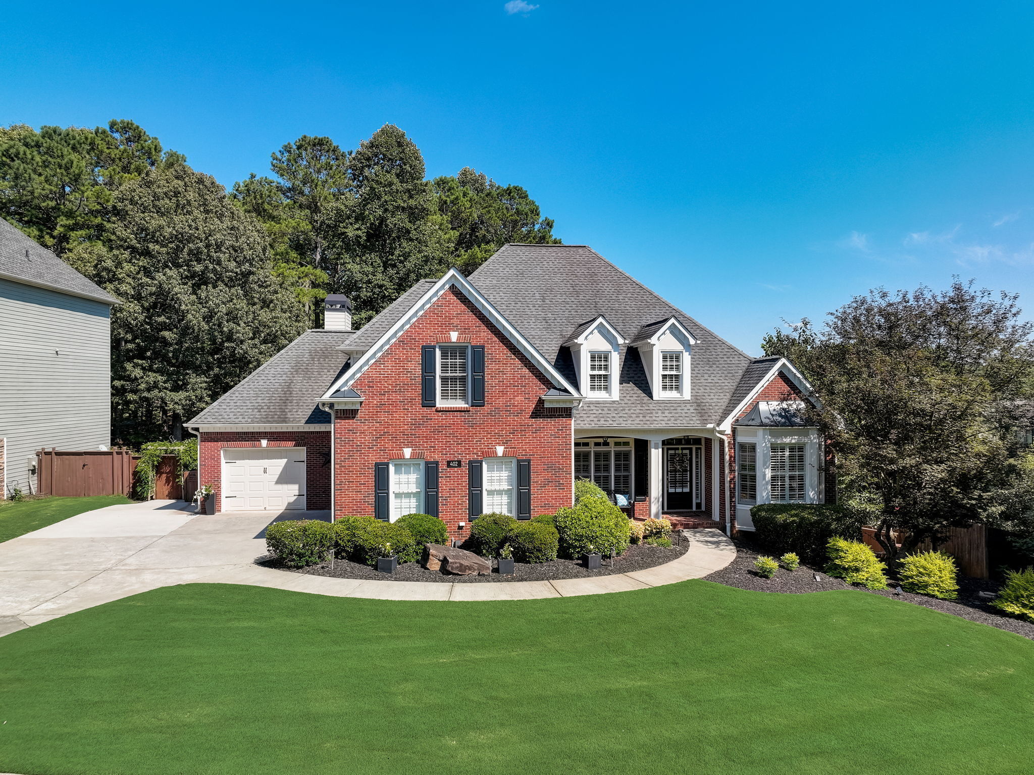 402 Lake Point Trace