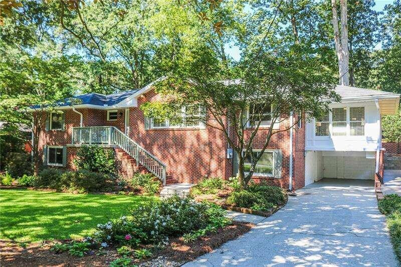 712 N Superior Avenue