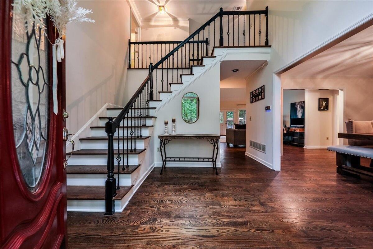 2024 Greyfield Drive NW