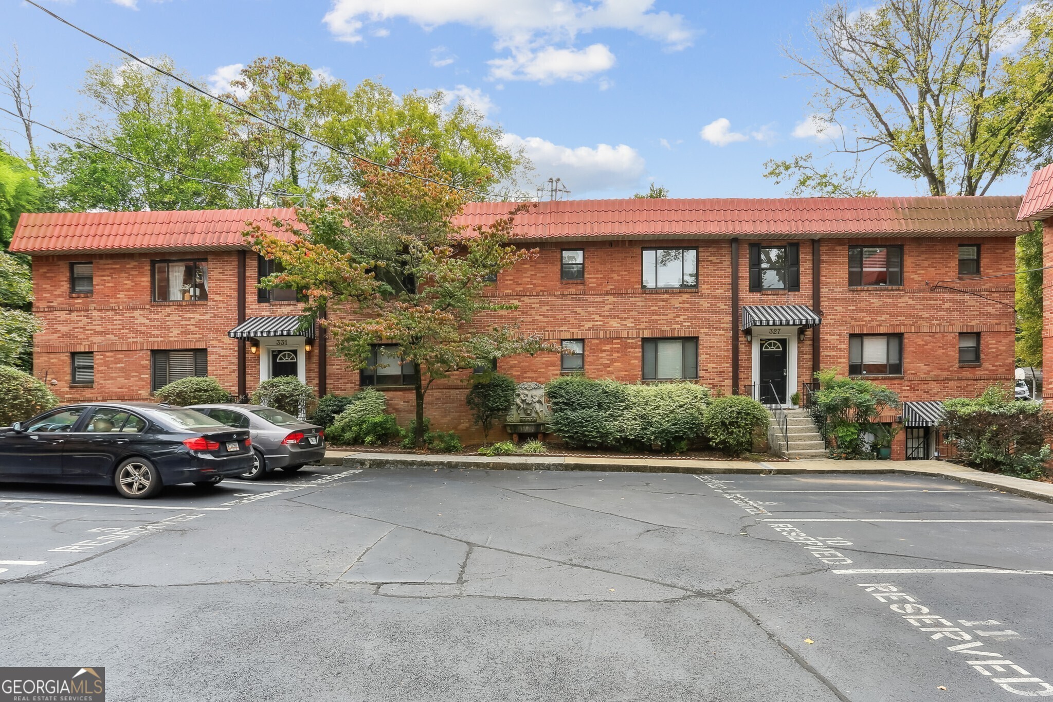 327 3rd Street NE # 4