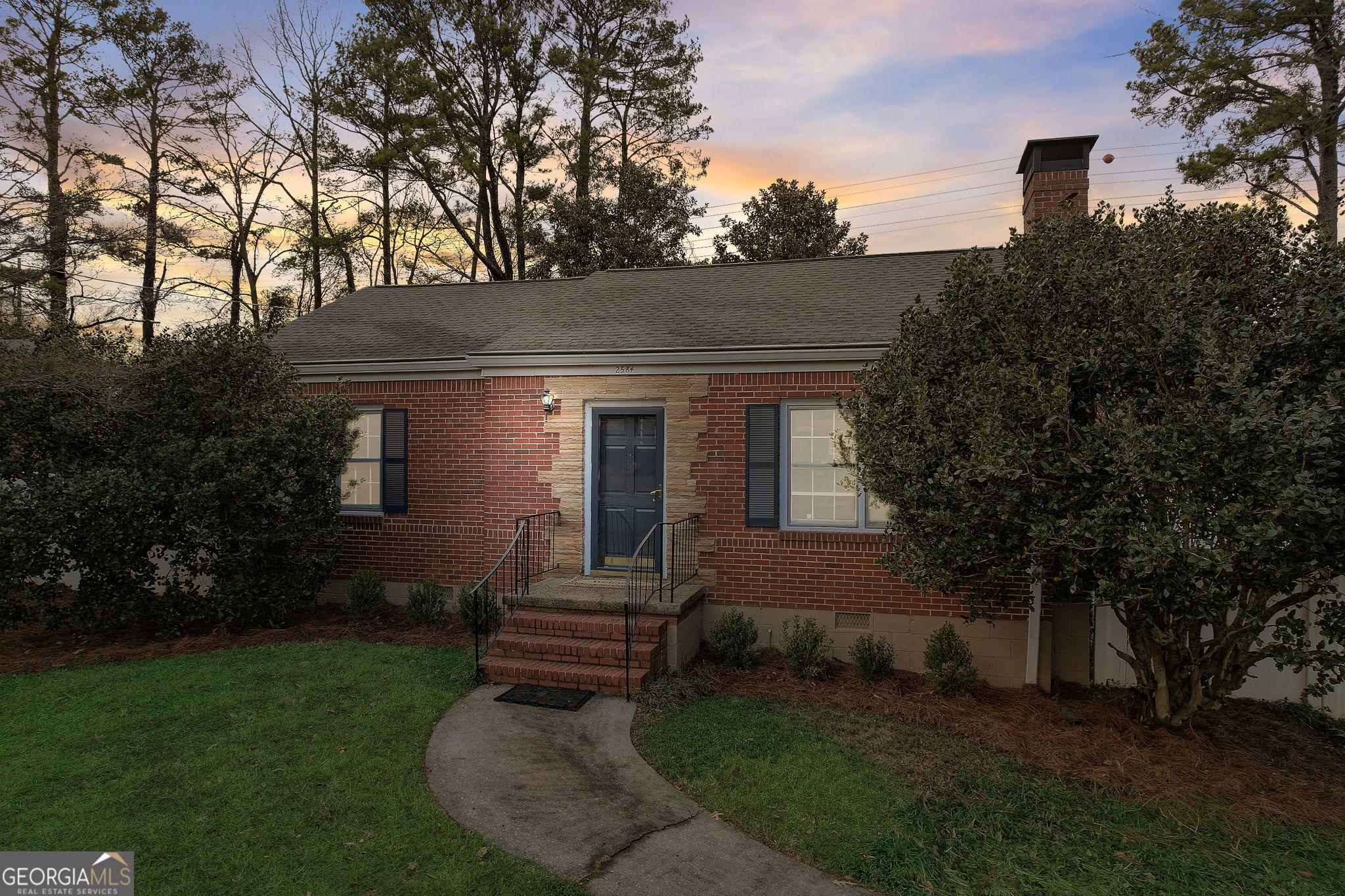 2584 Pineview Drive