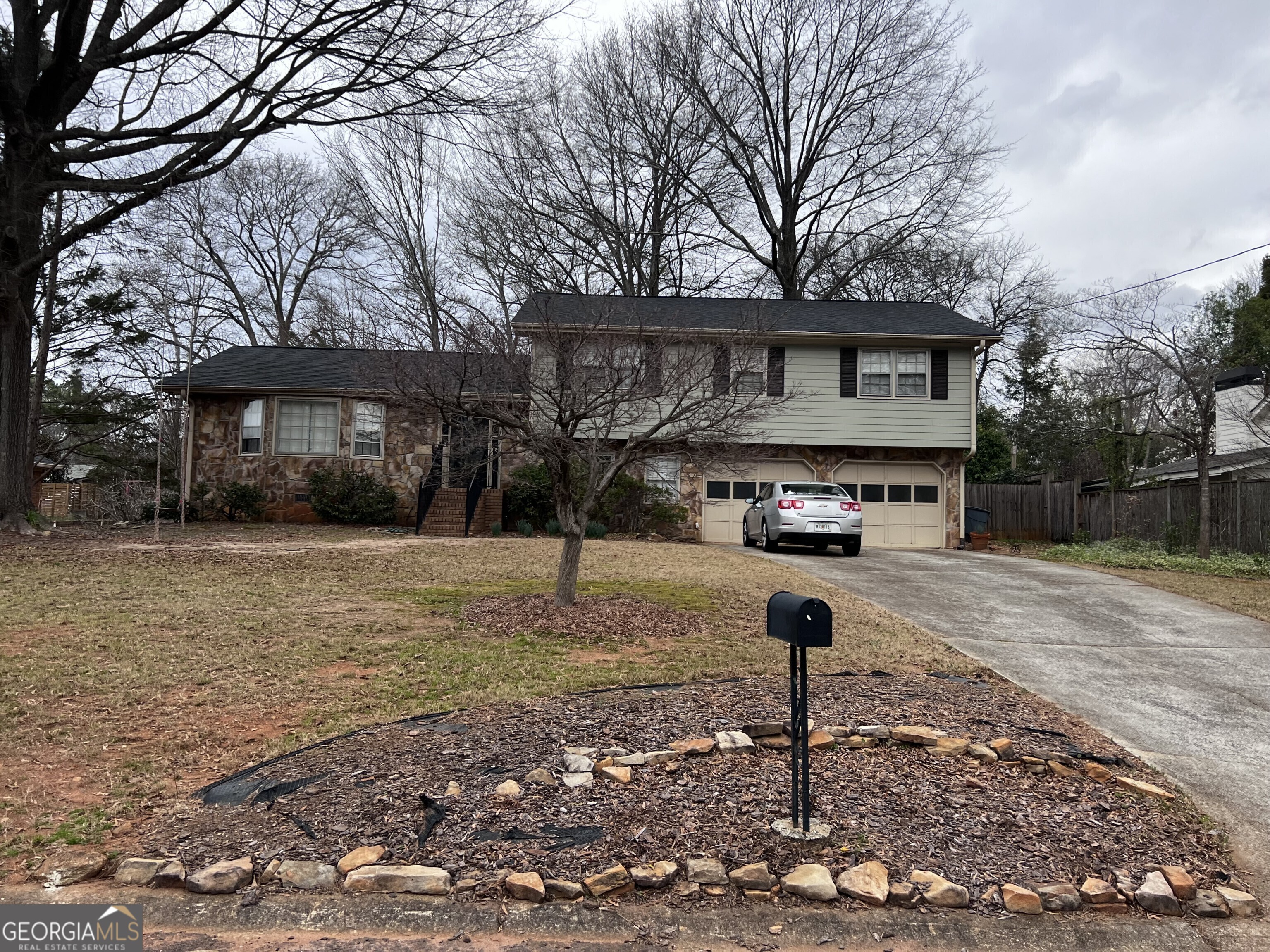 360 Meadowood Drive