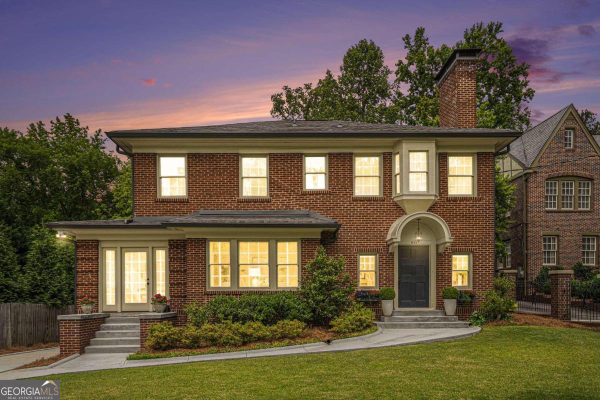 614 E Morningside Drive NE