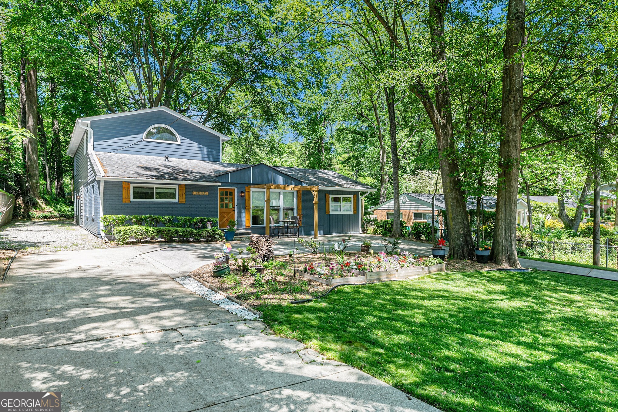 3082 Brook Drive