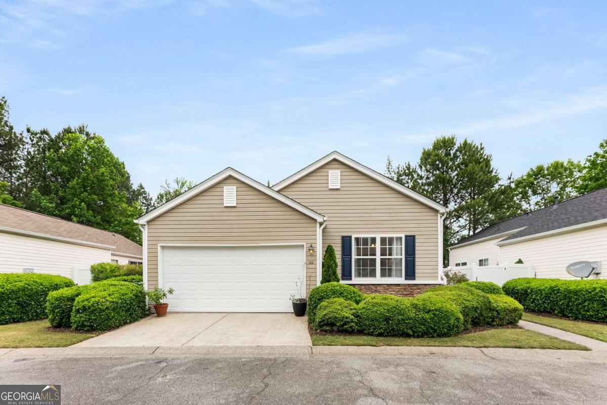 122 W Oaks Place