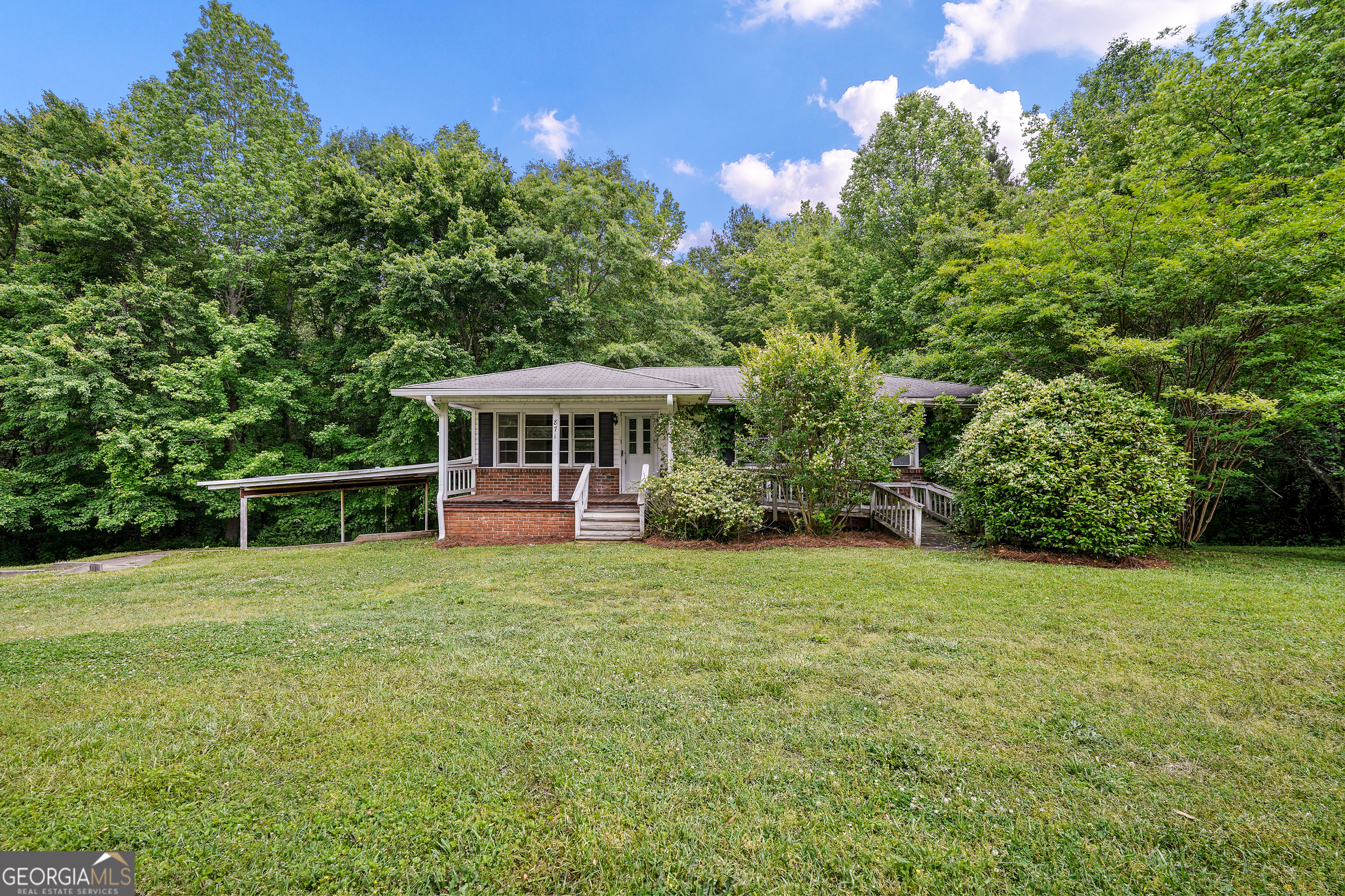 871 Cherokee Drive