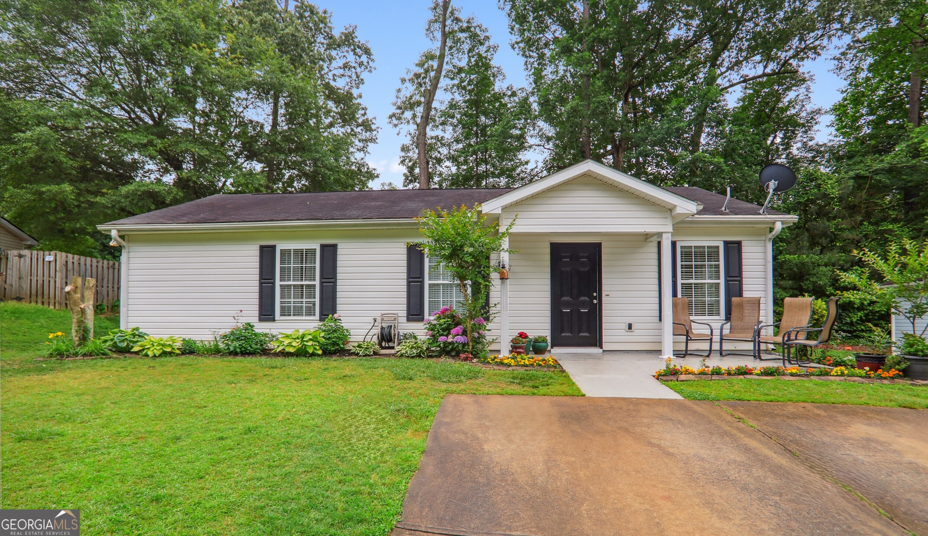 867 Claxton Drive SW