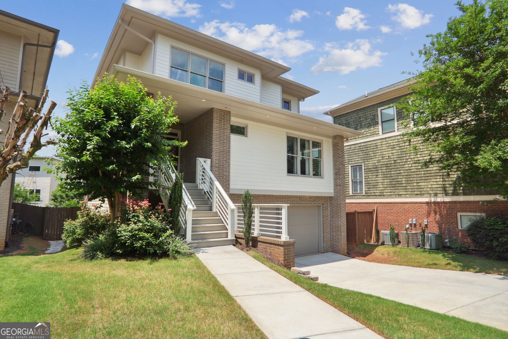 3184 Lynwood Drive NE